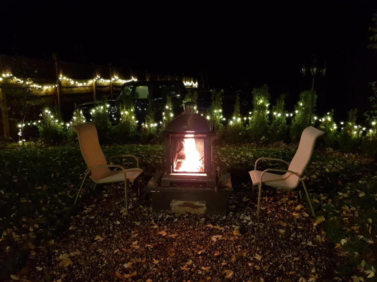 Kokomo Inn Bed And Breakfast Ottawa-Gatineau'S Only Tropical Riverfront B&B On The National Capital Cycling Pathway Route Verte #1 - For Adults Only - Chambre D'Hotes Tropical Aux Berges Des Outaouais Bnb #17542O エクステリア 写真