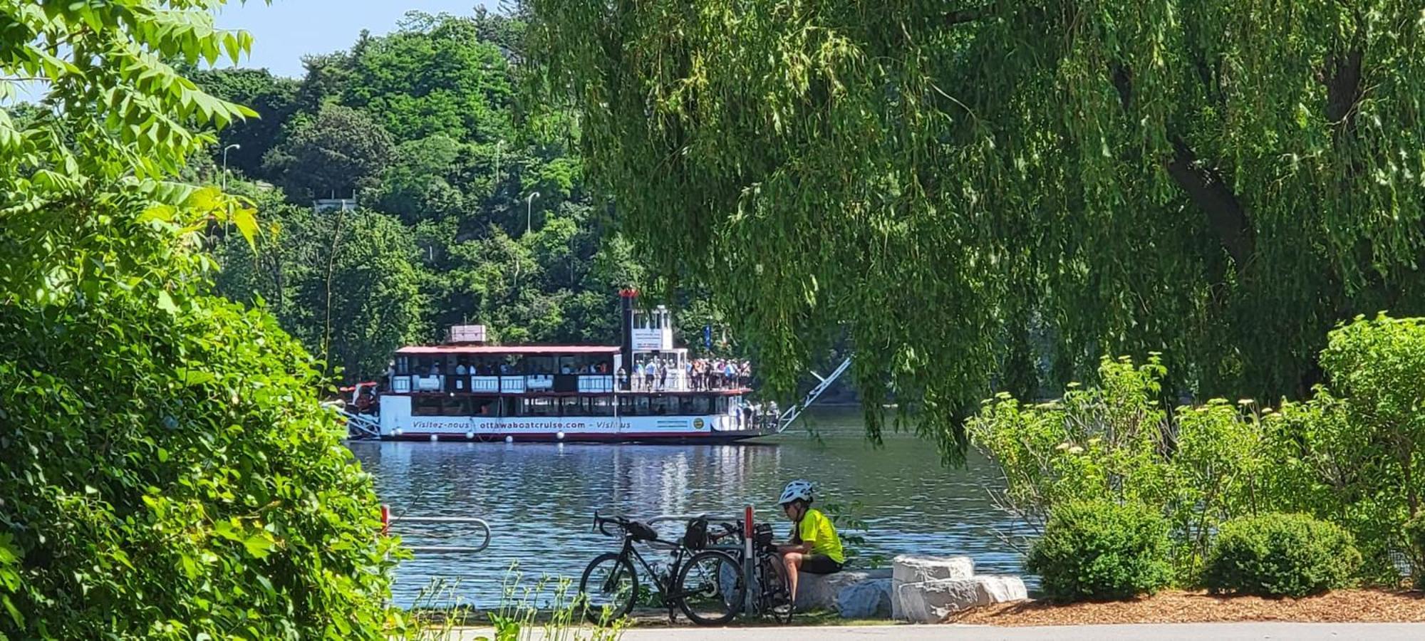 Kokomo Inn Bed And Breakfast Ottawa-Gatineau'S Only Tropical Riverfront B&B On The National Capital Cycling Pathway Route Verte #1 - For Adults Only - Chambre D'Hotes Tropical Aux Berges Des Outaouais Bnb #17542O エクステリア 写真