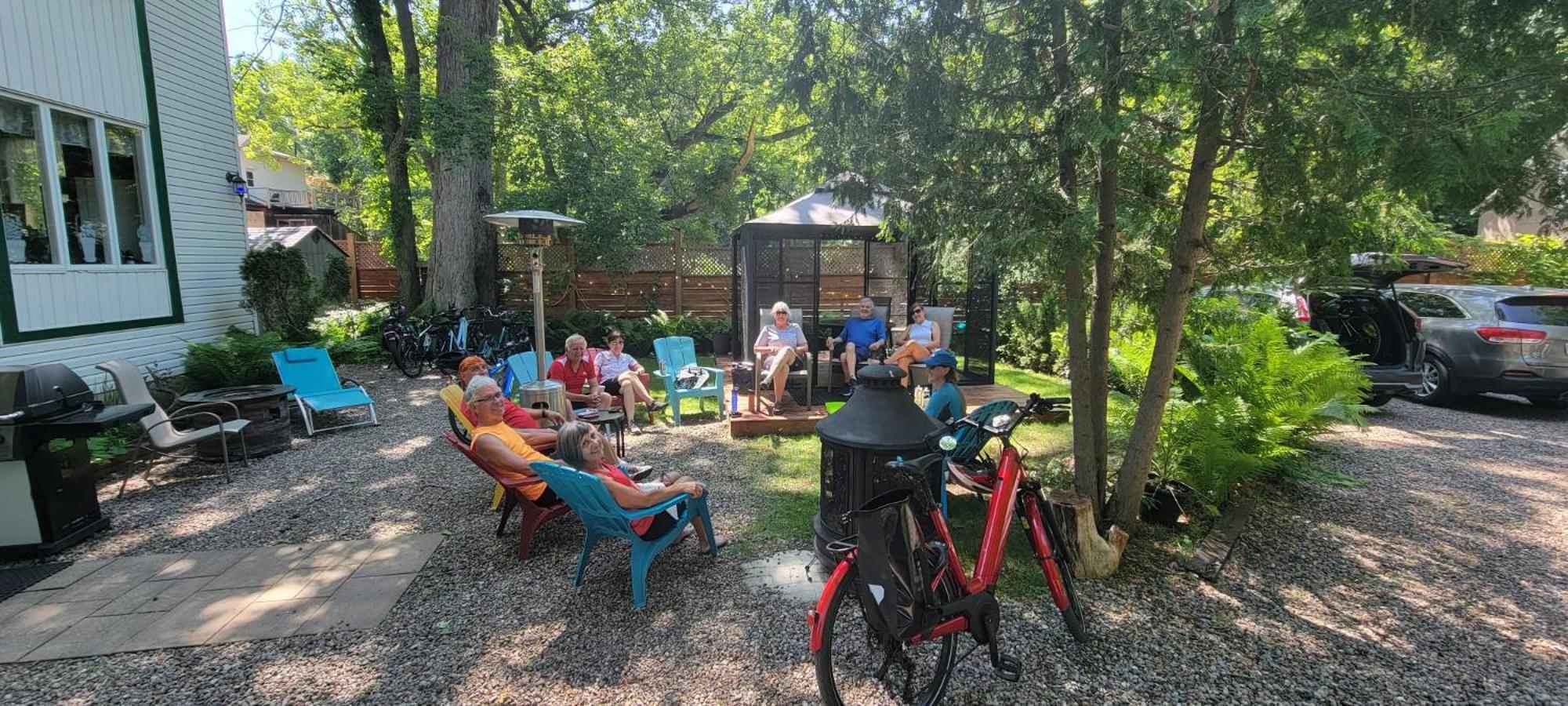 Kokomo Inn Bed And Breakfast Ottawa-Gatineau'S Only Tropical Riverfront B&B On The National Capital Cycling Pathway Route Verte #1 - For Adults Only - Chambre D'Hotes Tropical Aux Berges Des Outaouais Bnb #17542O エクステリア 写真