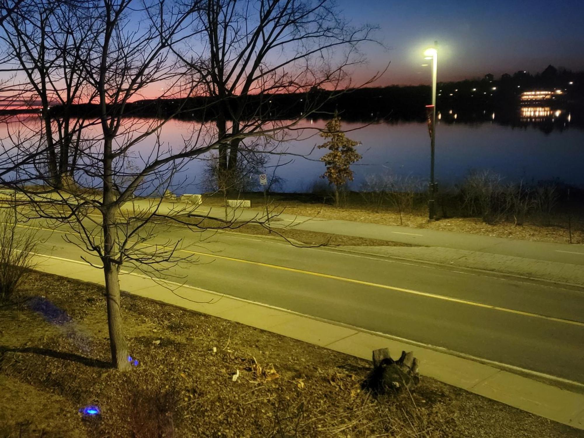 Kokomo Inn Bed And Breakfast Ottawa-Gatineau'S Only Tropical Riverfront B&B On The National Capital Cycling Pathway Route Verte #1 - For Adults Only - Chambre D'Hotes Tropical Aux Berges Des Outaouais Bnb #17542O エクステリア 写真
