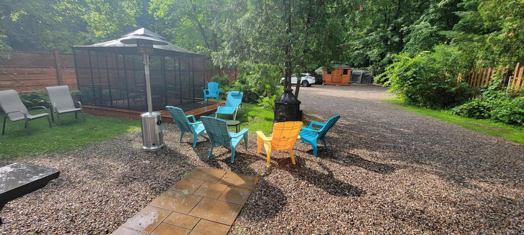 Kokomo Inn Bed And Breakfast Ottawa-Gatineau'S Only Tropical Riverfront B&B On The National Capital Cycling Pathway Route Verte #1 - For Adults Only - Chambre D'Hotes Tropical Aux Berges Des Outaouais Bnb #17542O エクステリア 写真
