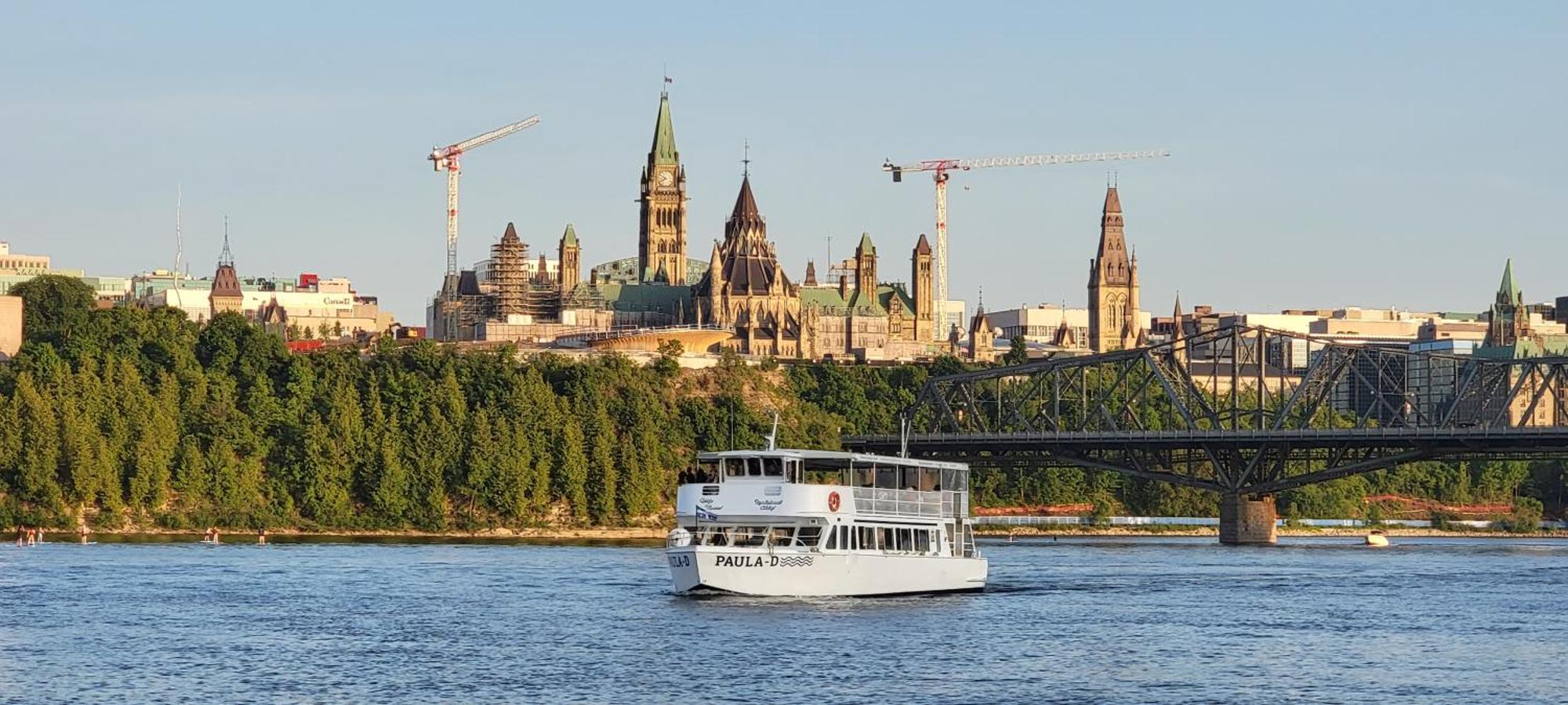 Kokomo Inn Bed And Breakfast Ottawa-Gatineau'S Only Tropical Riverfront B&B On The National Capital Cycling Pathway Route Verte #1 - For Adults Only - Chambre D'Hotes Tropical Aux Berges Des Outaouais Bnb #17542O エクステリア 写真