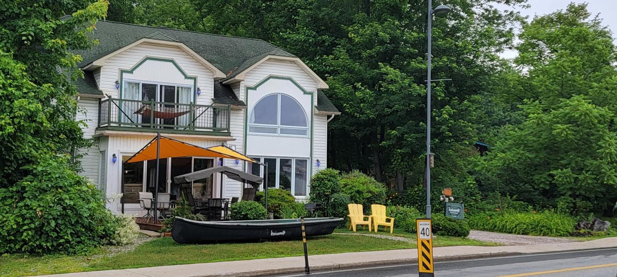 Kokomo Inn Bed And Breakfast Ottawa-Gatineau'S Only Tropical Riverfront B&B On The National Capital Cycling Pathway Route Verte #1 - For Adults Only - Chambre D'Hotes Tropical Aux Berges Des Outaouais Bnb #17542O エクステリア 写真