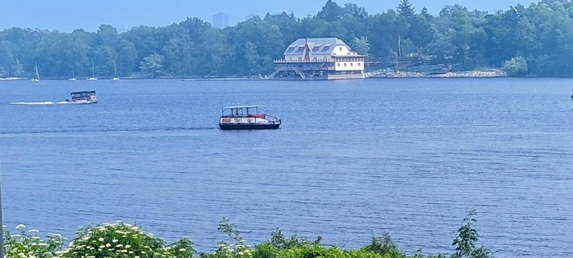 Kokomo Inn Bed And Breakfast Ottawa-Gatineau'S Only Tropical Riverfront B&B On The National Capital Cycling Pathway Route Verte #1 - For Adults Only - Chambre D'Hotes Tropical Aux Berges Des Outaouais Bnb #17542O エクステリア 写真