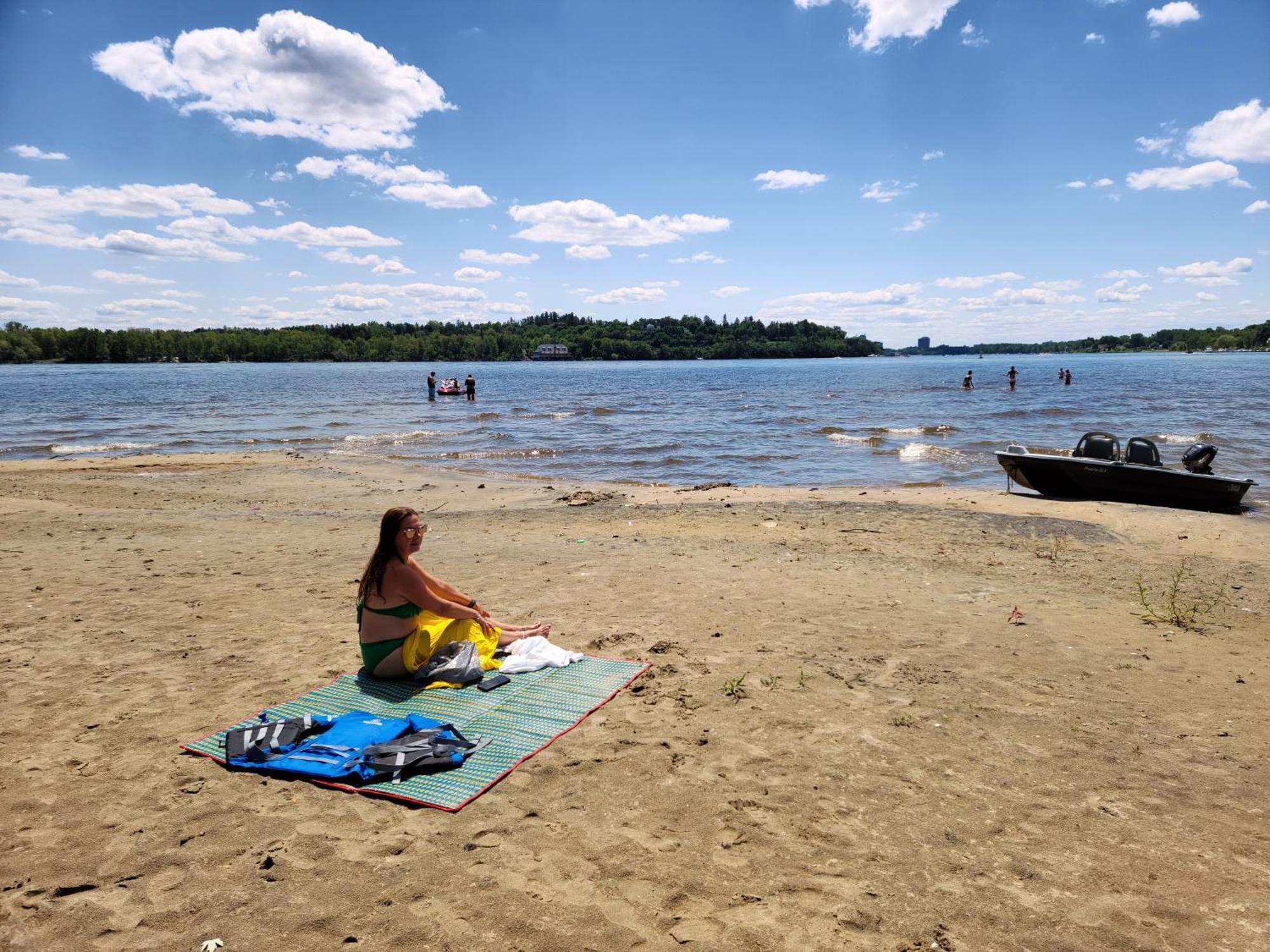 Kokomo Inn Bed And Breakfast Ottawa-Gatineau'S Only Tropical Riverfront B&B On The National Capital Cycling Pathway Route Verte #1 - For Adults Only - Chambre D'Hotes Tropical Aux Berges Des Outaouais Bnb #17542O エクステリア 写真