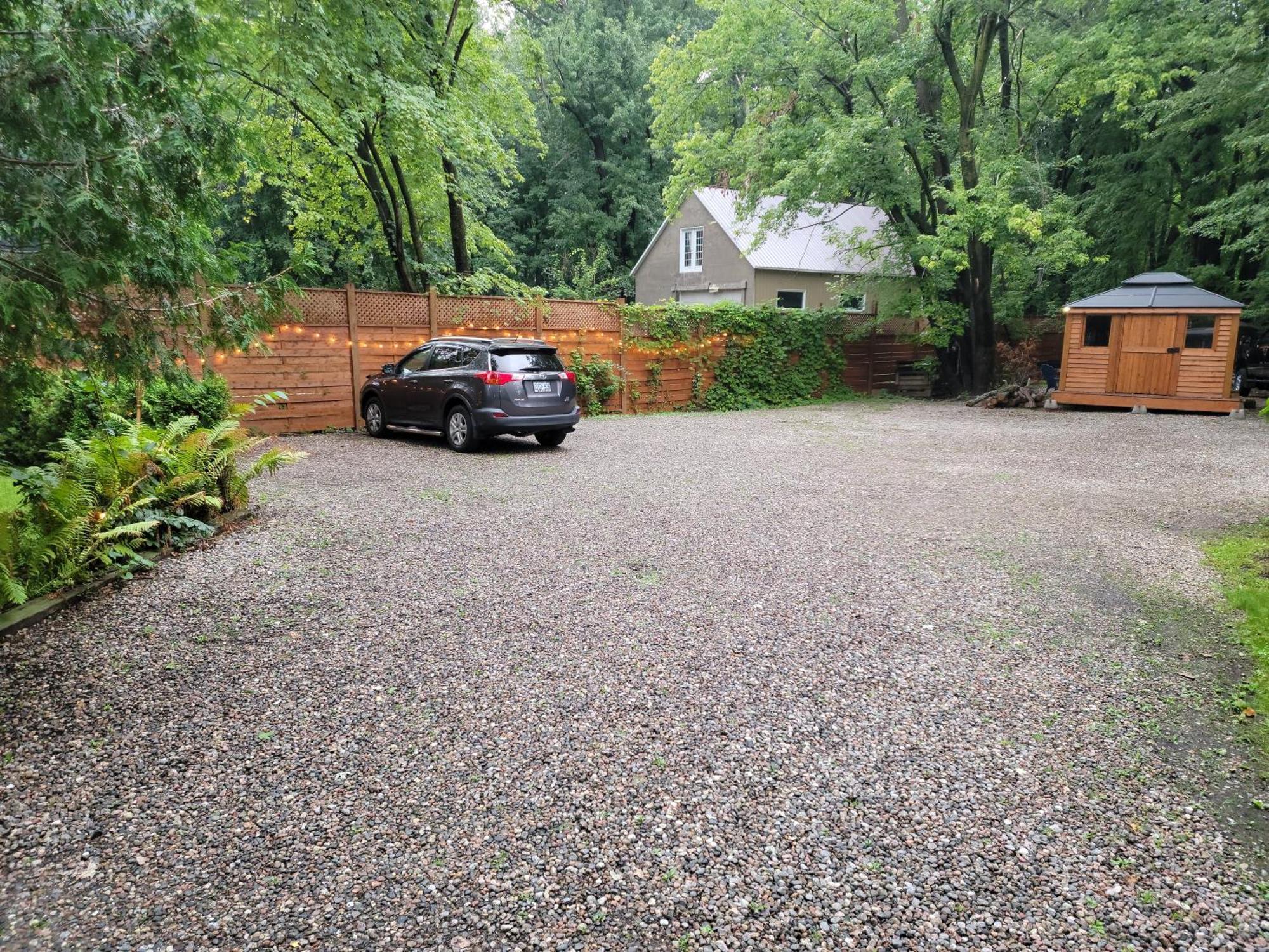 Kokomo Inn Bed And Breakfast Ottawa-Gatineau'S Only Tropical Riverfront B&B On The National Capital Cycling Pathway Route Verte #1 - For Adults Only - Chambre D'Hotes Tropical Aux Berges Des Outaouais Bnb #17542O エクステリア 写真