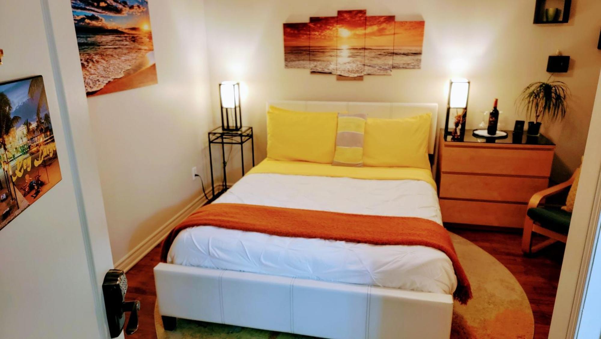 Kokomo Inn Bed And Breakfast Ottawa-Gatineau'S Only Tropical Riverfront B&B On The National Capital Cycling Pathway Route Verte #1 - For Adults Only - Chambre D'Hotes Tropical Aux Berges Des Outaouais Bnb #17542O 部屋 写真