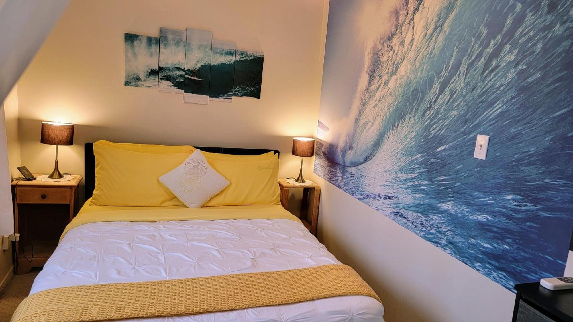 Kokomo Inn Bed And Breakfast Ottawa-Gatineau'S Only Tropical Riverfront B&B On The National Capital Cycling Pathway Route Verte #1 - For Adults Only - Chambre D'Hotes Tropical Aux Berges Des Outaouais Bnb #17542O 部屋 写真